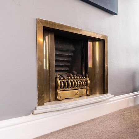 3 Bed Apartment - Perfect For Contractors Near Liverpool Airport Hale  Dış mekan fotoğraf