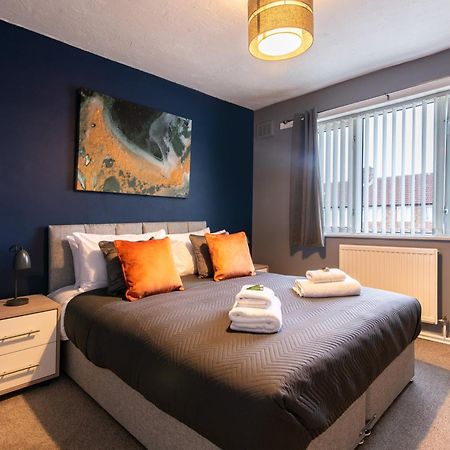 3 Bed Apartment - Perfect For Contractors Near Liverpool Airport Hale  Dış mekan fotoğraf