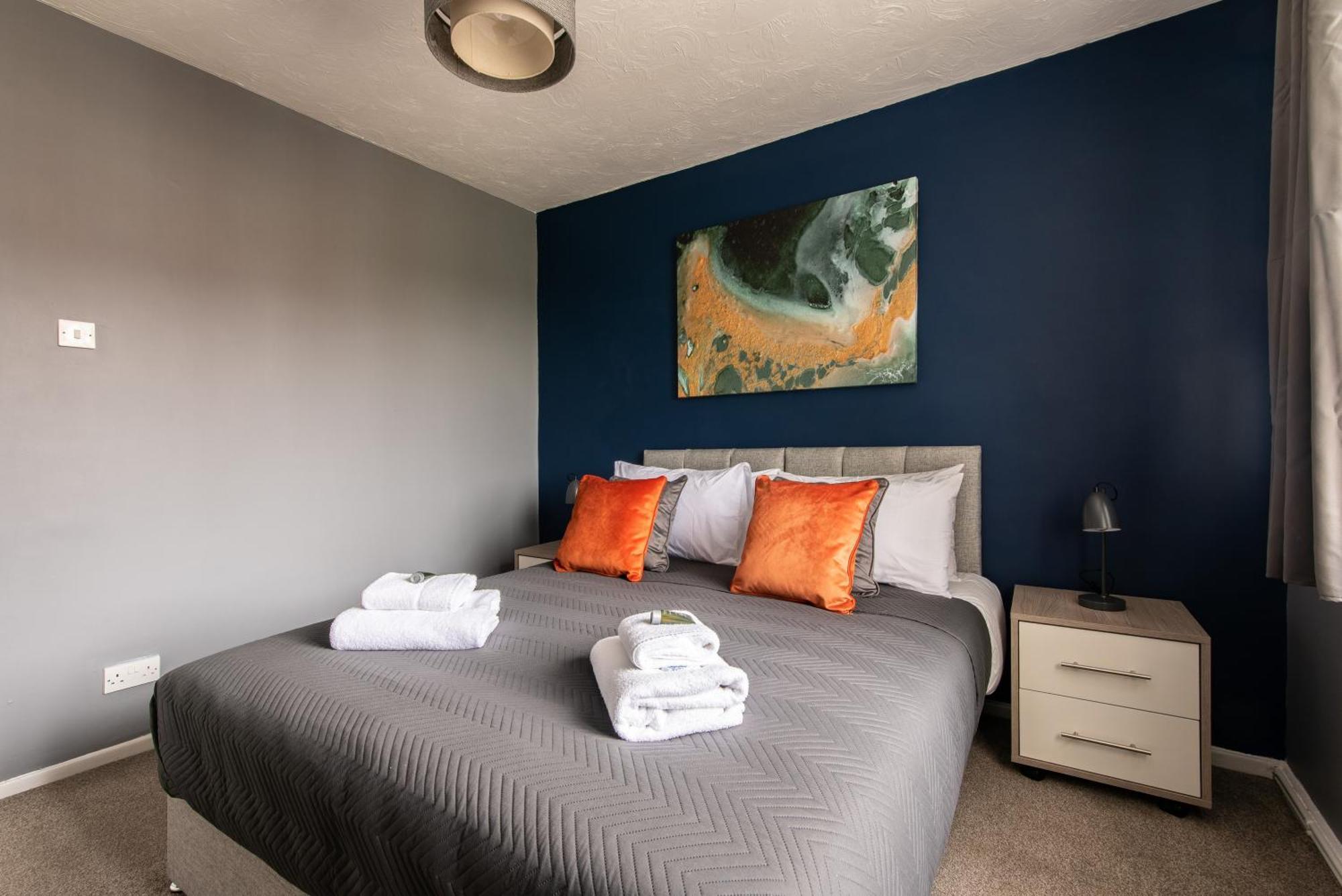 3 Bed Apartment - Perfect For Contractors Near Liverpool Airport Hale  Dış mekan fotoğraf