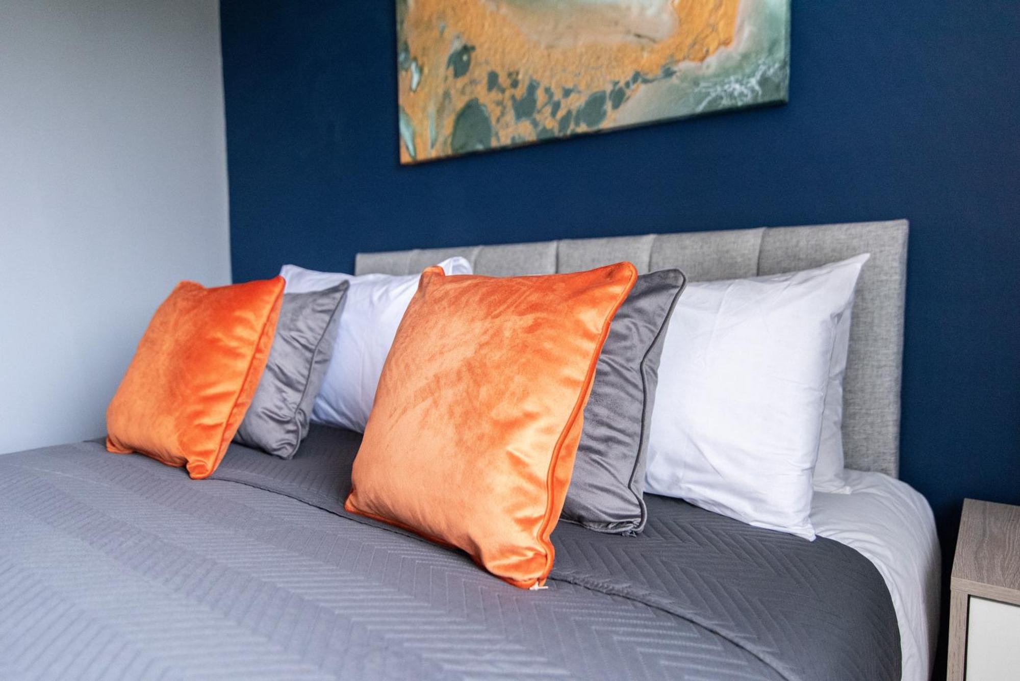 3 Bed Apartment - Perfect For Contractors Near Liverpool Airport Hale  Dış mekan fotoğraf