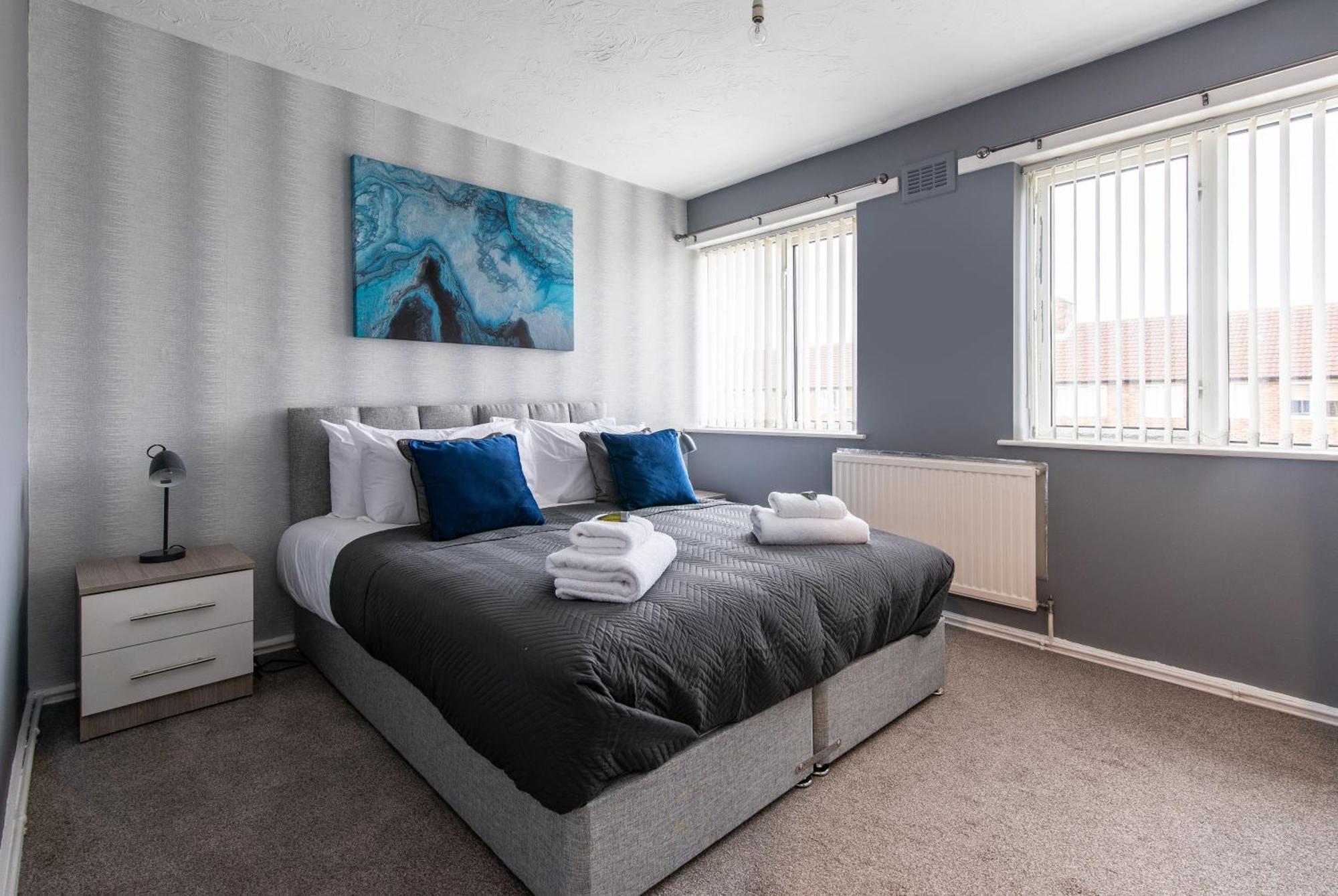 3 Bed Apartment - Perfect For Contractors Near Liverpool Airport Hale  Dış mekan fotoğraf