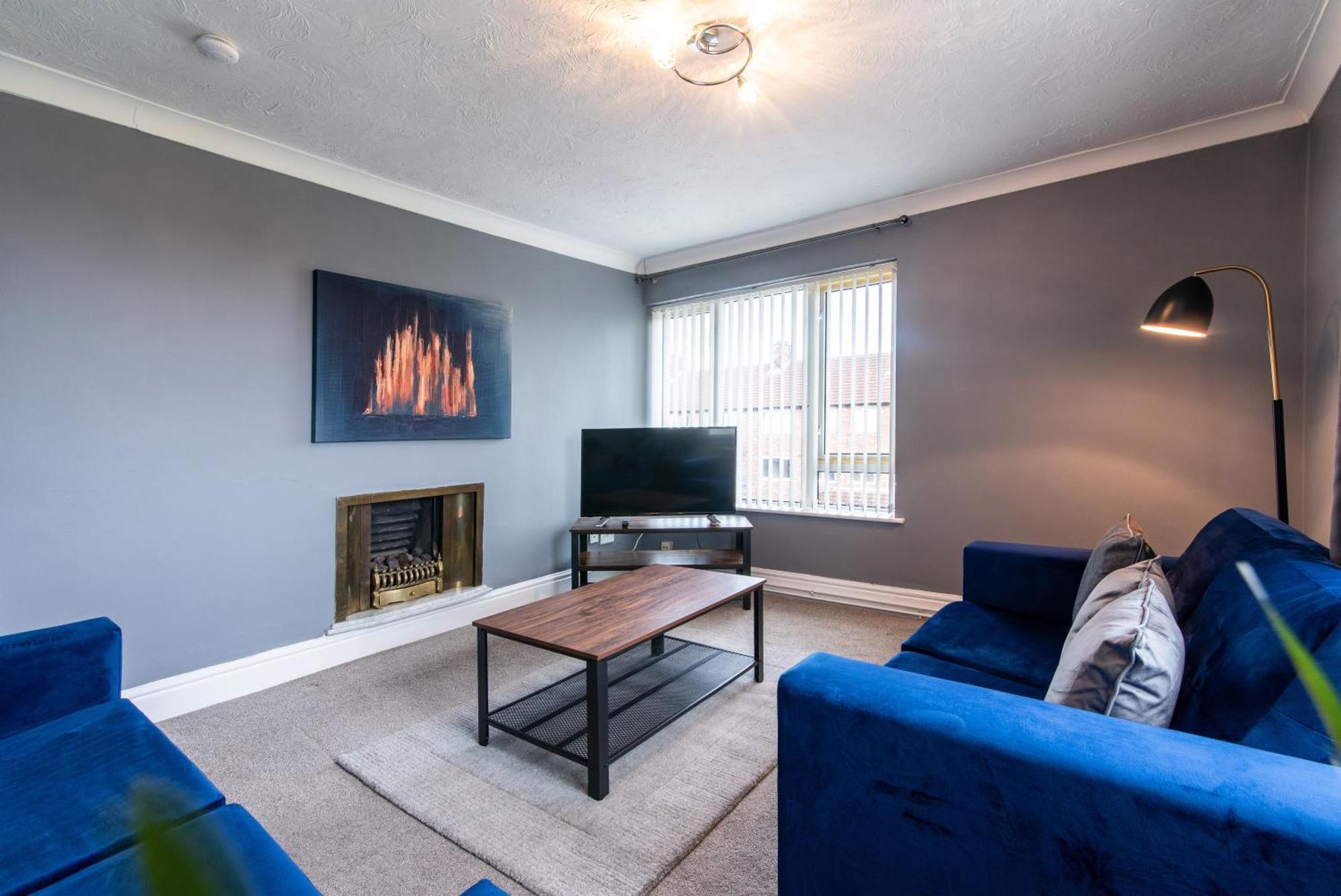 3 Bed Apartment - Perfect For Contractors Near Liverpool Airport Hale  Dış mekan fotoğraf