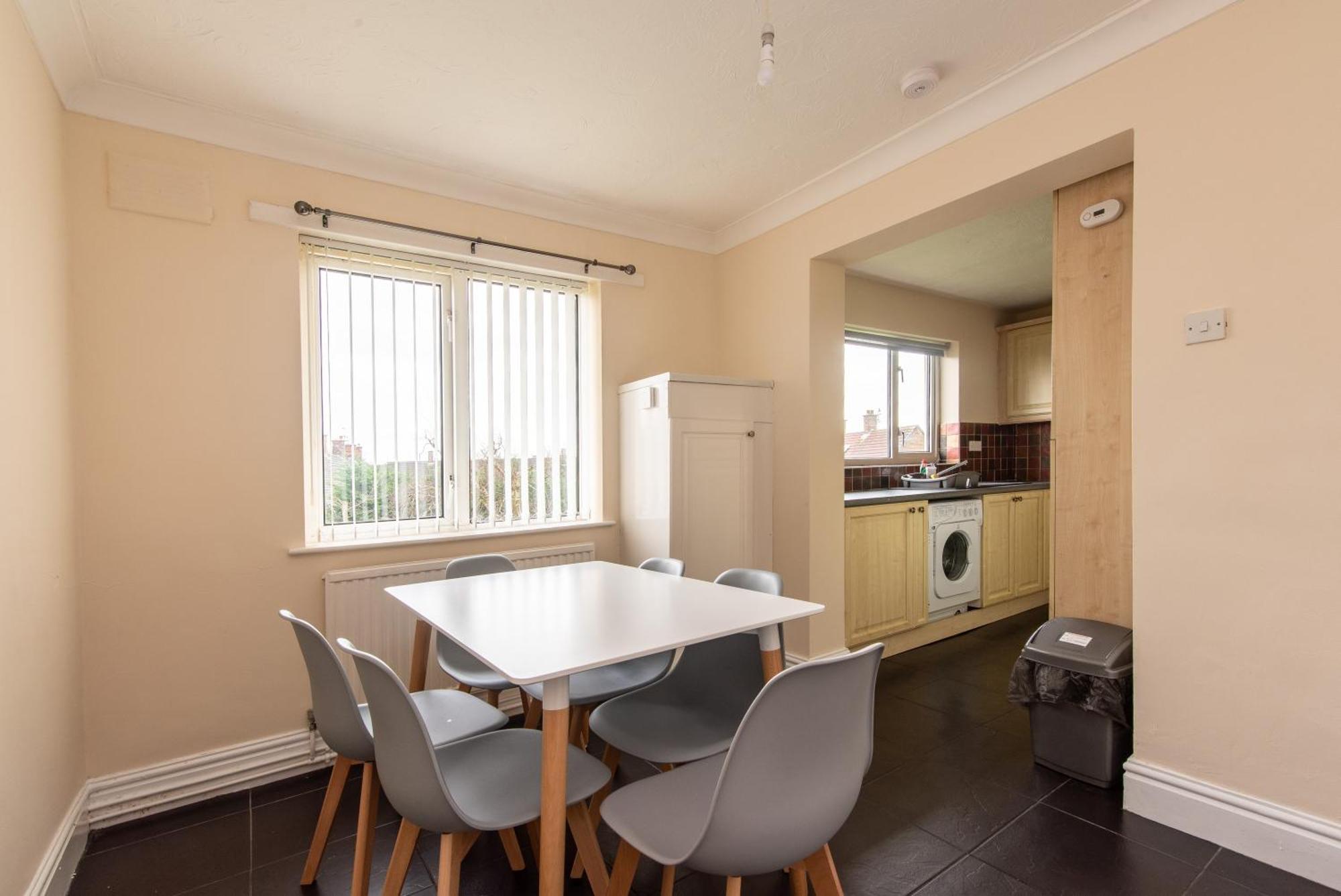 3 Bed Apartment - Perfect For Contractors Near Liverpool Airport Hale  Dış mekan fotoğraf