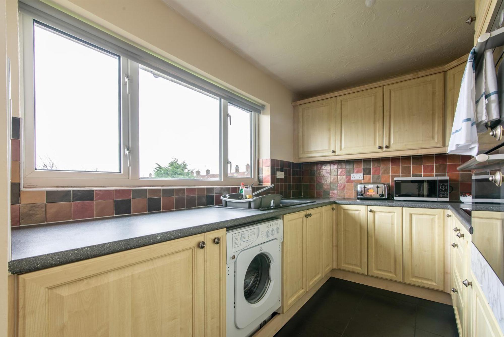 3 Bed Apartment - Perfect For Contractors Near Liverpool Airport Hale  Dış mekan fotoğraf